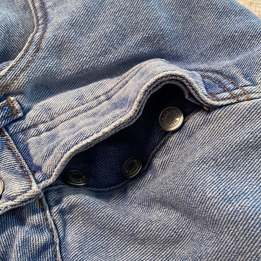 Brandy Melville Jeans Shorts - Picture 5 of 5